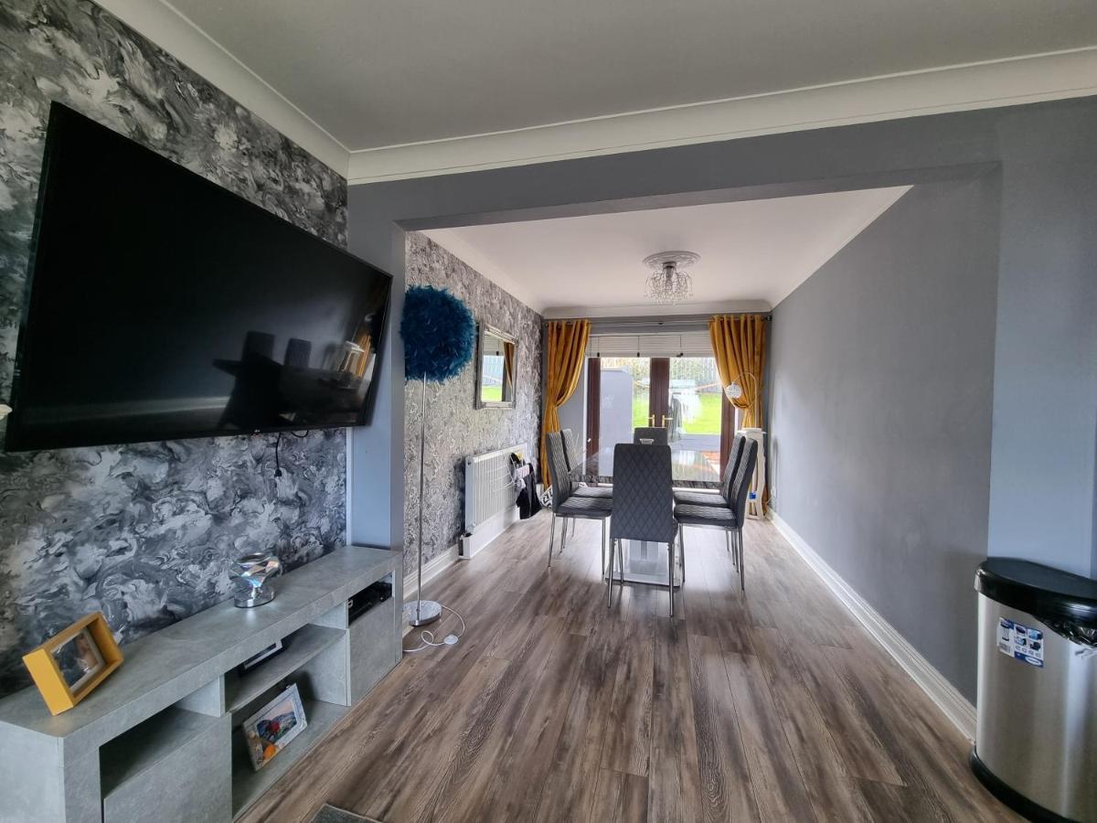 Private Room City Skyline And Mountain Views Close Too Belfast Centre And Airports Free Parking Екстер'єр фото